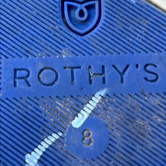 Rothy’s The Original Slip On Sneaker in Berry Lattice - Picture 4 of 9